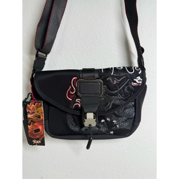 NWT TUMI ALPHA BRAVO Compass Dragon Print Shoulder Bag Crossbody - Picture 5 of 14